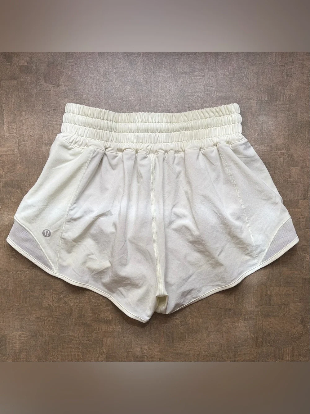 Lululemon Hotty Hot High-Rise Lined Short 2.5